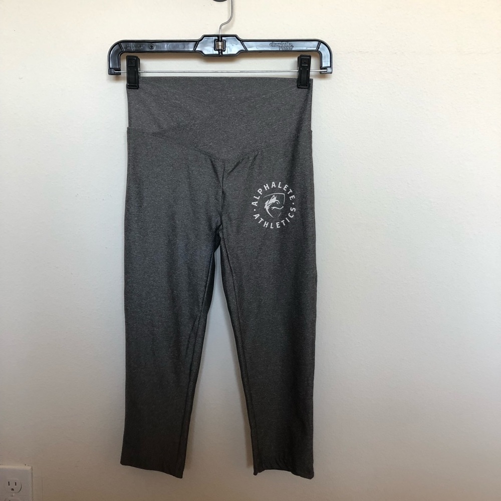 Alphalete 3/4 length leggings